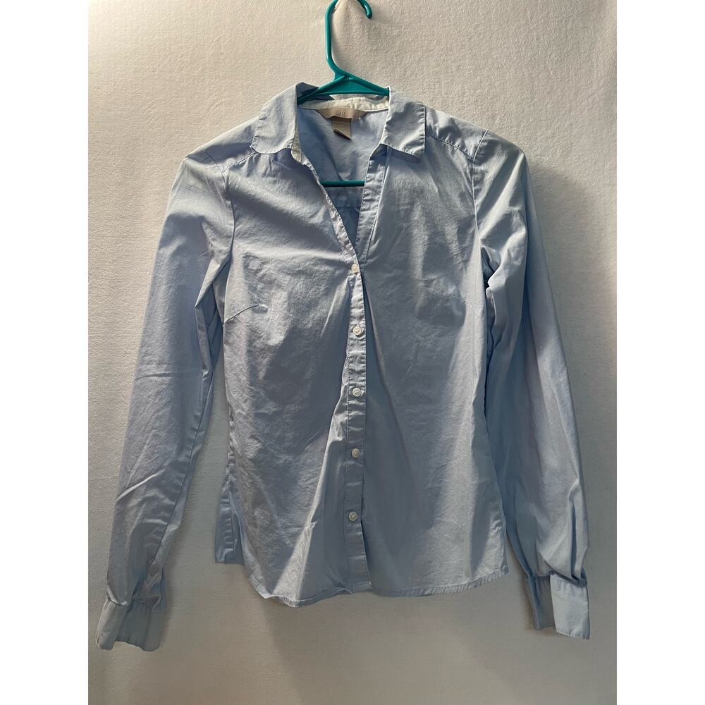 H&M V-neck button up long sleeve‎ dress shirt light blue women's size 0